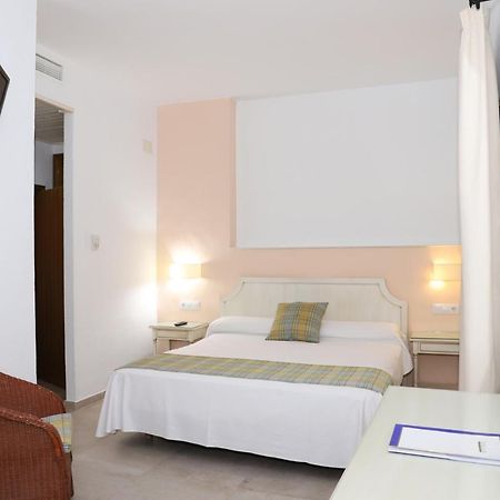 Hostal Dona Lola Marina Zahara de los Atunes Extérieur photo