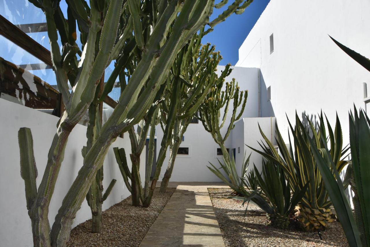 Hostal Dona Lola Marina Zahara de los Atunes Extérieur photo