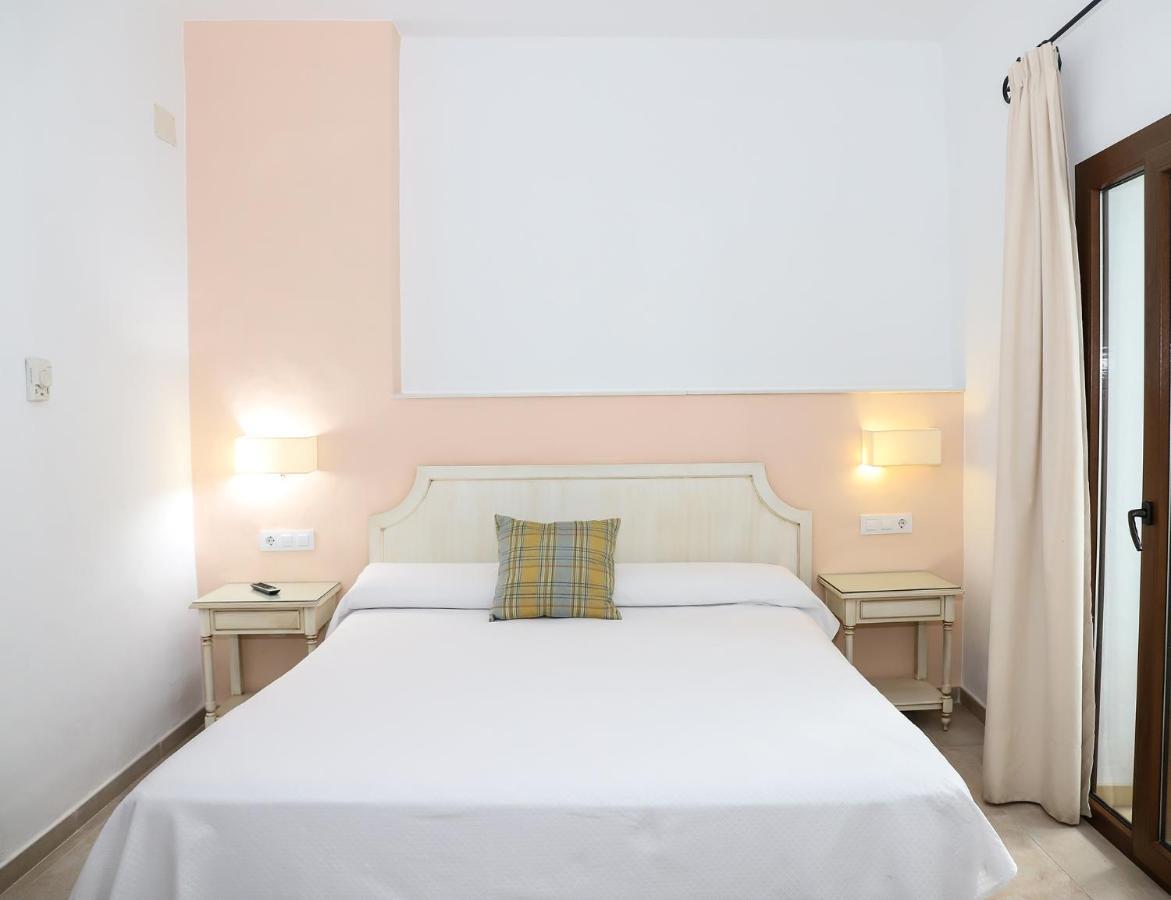 Hostal Dona Lola Marina Zahara de los Atunes Extérieur photo
