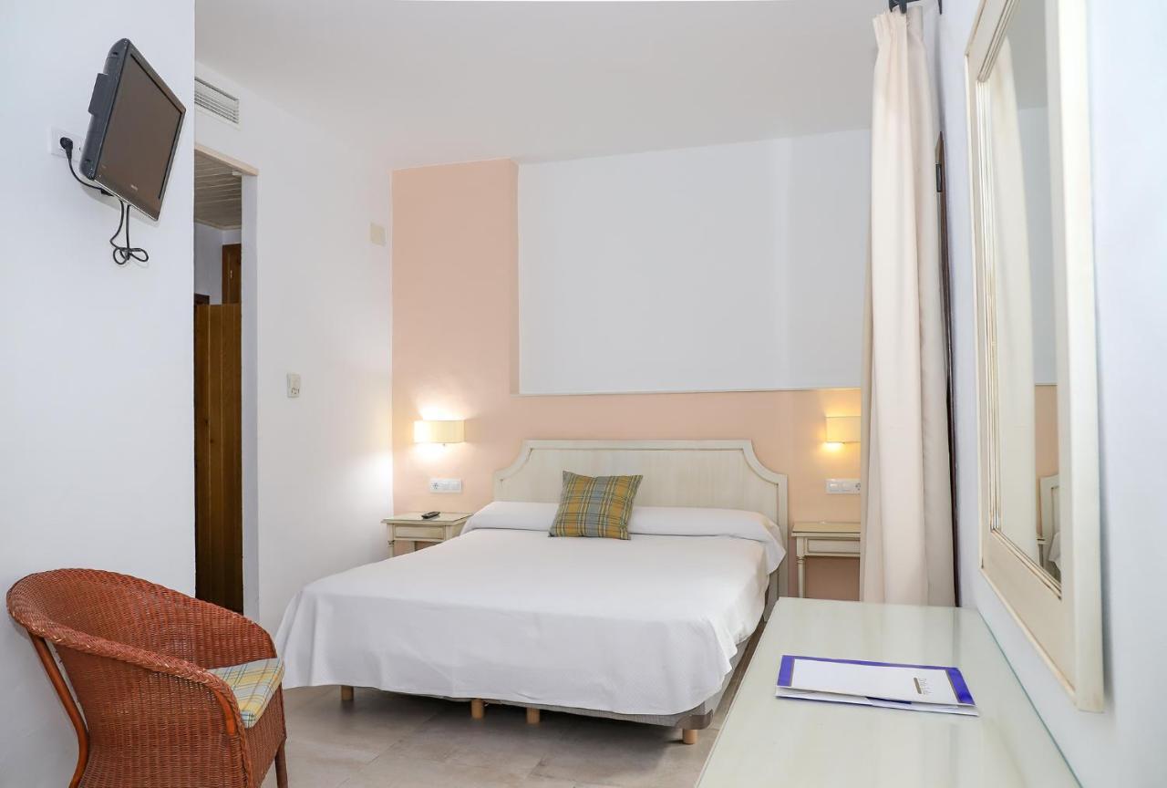 Hostal Dona Lola Marina Zahara de los Atunes Extérieur photo
