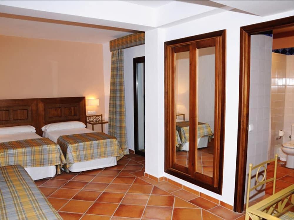 Hostal Dona Lola Marina Zahara de los Atunes Extérieur photo